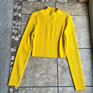 H&M DIVIDED yellow cropped sweater size M